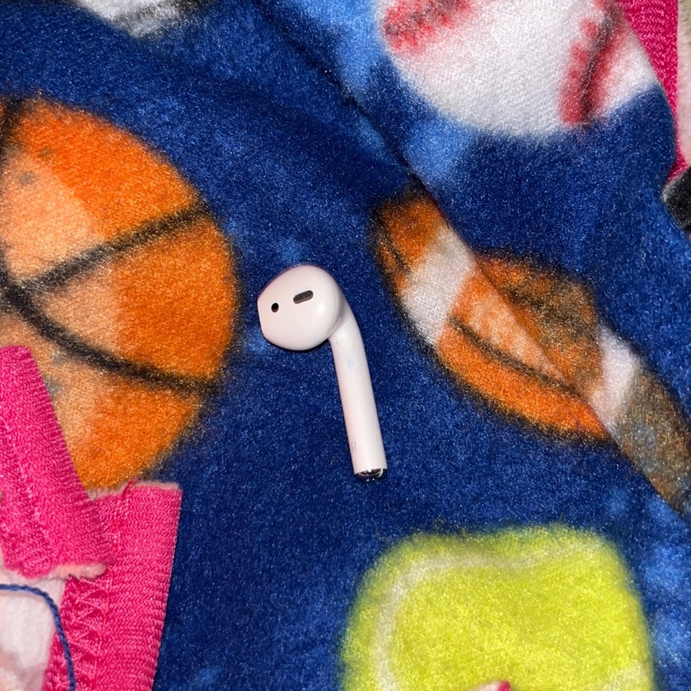 Right Airpod